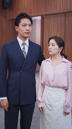 《三个女儿把老妈宠翻天》（34集）在线短剧全集免费享