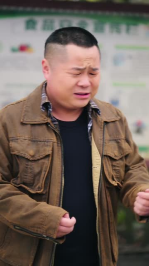 《九龙冰室之龙在人间》（77集）短剧免费畅享全集观看