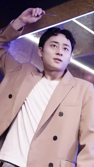 《破楼长风》（80集）热门短剧在线一口气追