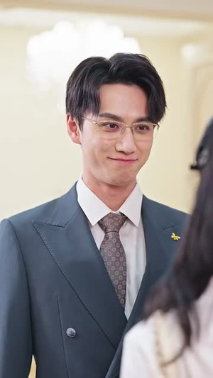 《她比星辰更闪耀》（79集）在线短剧全集畅快看