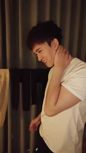 《女秘书的邀请》（30集）在线看短剧全集嗨翻天