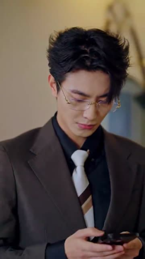 《闪婚后被千亿老公宠上天》（94集）免费短剧在线追全集