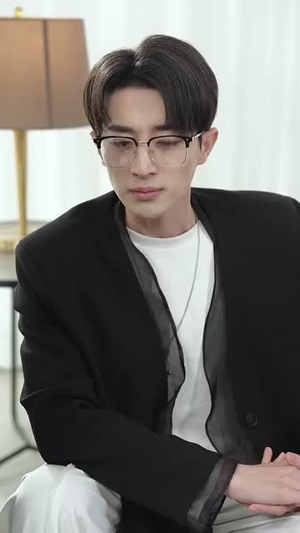 《我在等，月光落在我身上》（79集）免费看短剧完整全集