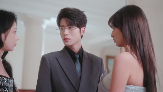 《他蓄谋已久》（12集）短剧全集在线看个够