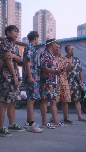 《飞驰人生之为女人花钱100倍返现》（67集）短剧在线全集免费看