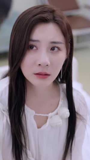 《年下狼狗撩得姐姐面红心跳》（83集）一口气追完短剧超爽