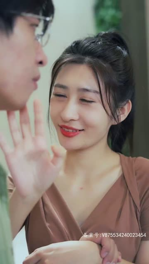 我和房东的秘密,我的美女室友,这个房客不一般(合集) 我和房东的秘密,我的美女室友,这个房客不一般(合集)上热门短剧