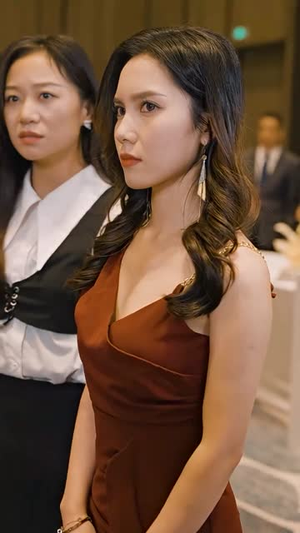 《物价贬值，美女总裁跪求复合》（95集）爆款短剧在线看个够