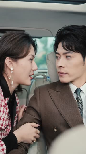 《黑料女配霸榜热搜》（长篇）畅享短剧精彩不停