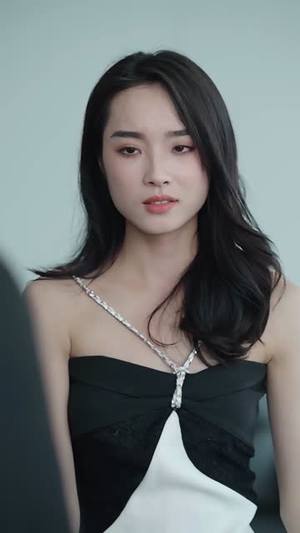 《离婚后，她转身嫁给了千亿总裁》（104集）短剧在线追爽看全集