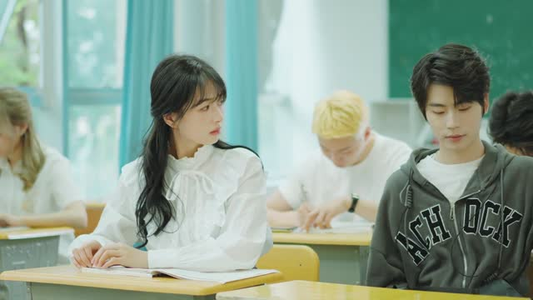 《穿书之重生boss爱上我 初夏&一航》（45集）短剧精彩一集不落追