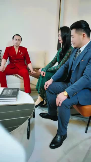 《陆夫人马甲掉一地》（82集）短剧在线追剧超带感