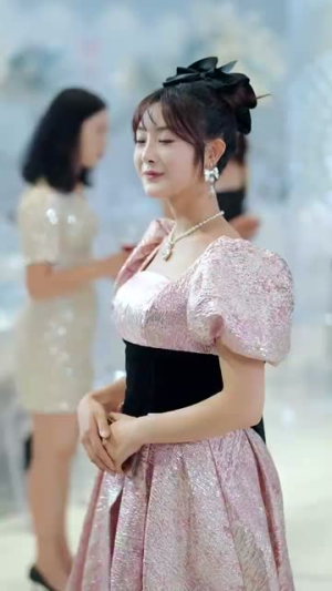 《死对头破产后被我包养了》（100集）在线短剧免费看全集