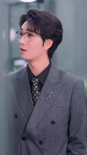 《闪婚后我和老公都不装了》（36集）免费短剧全集追起