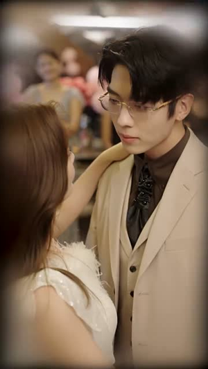 《求婚告急总裁上司为何那样》（70集）短剧在线精彩一追到底