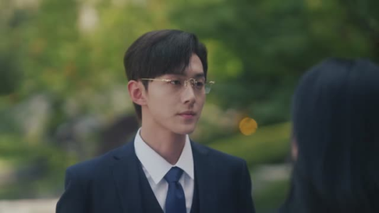 《向她逆光而来》（26集）精彩短剧在线全集看