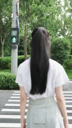 《重生33次我爱他》（6集）看短剧全集精彩不停