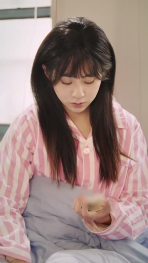 军婚四年未见面,军官老公回来了(95集) 军婚四年未见面,军官老公回来了(95集) 短剧完整版免费