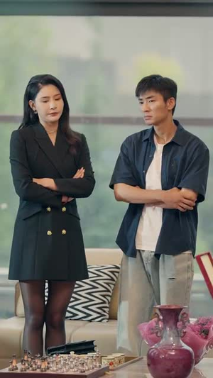 《正搬砖呢，被大小姐拉去领证了》（65集）免费短剧全集看个够