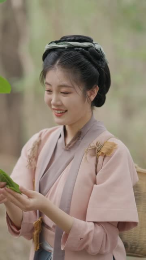 《灾荒年小农女有满仓鱼肉》(95集)短剧免费畅享全集