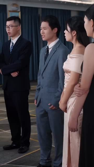 《签到系统助我走上人生巅峰》（72集）免费短剧一口气追完