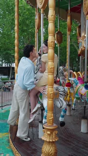 《重回校园我赖上高冷校花》（77集）免费看短剧全集畅享