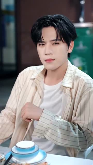 《重生之热血商途》（81集）短剧全集免费嗨看