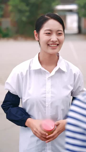 《重生之出人头地》（88集）畅看短剧精彩无极限