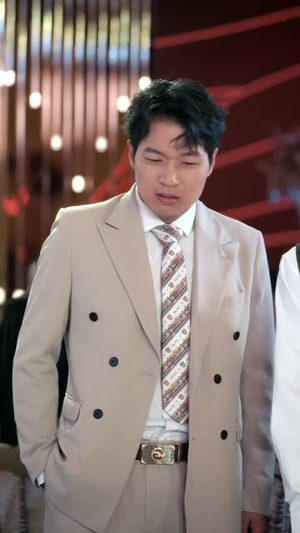 《魔鬼上司变后妈老爹你真行》（76集）短剧免费畅看全集