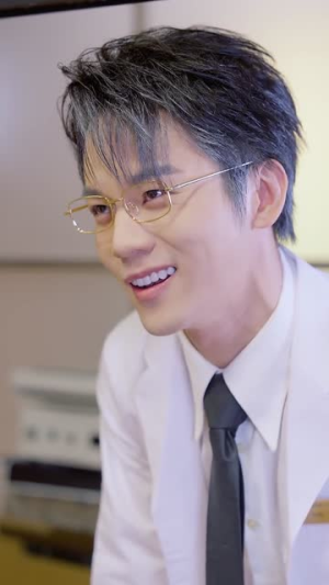 《学姐请庇护》（60集）短剧在线免费全集速览