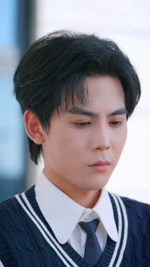 《离校后，全校盼我归来》（80集）免费看短剧全集不停