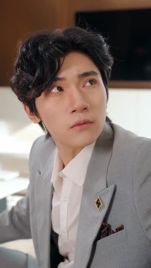 《招惹黑月光后，我被一味偏纵》（80集）免费短剧全集嗨看不停