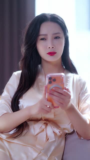 她位高权重，偏撩我（80集）全集免费观看